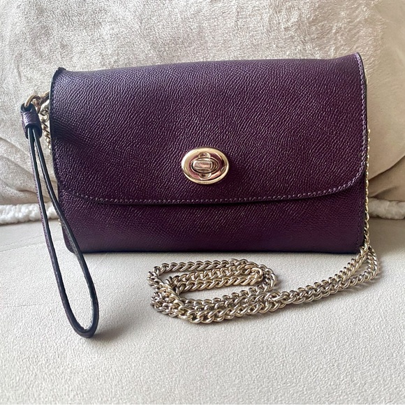 Coach Alexa Turnlock Crossbody Wristlet - Picture 1 of 10